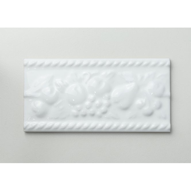 Heckstream Fruit Victorian white 7.5cm x 15cm Border Tile