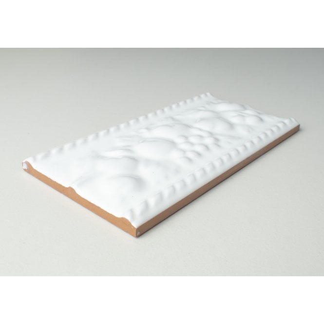 Heckstream Fruit Victorian white 7.5cm x 15cm Border Tile