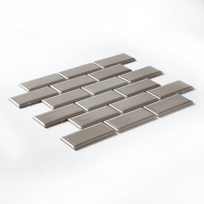 Metro Bevelled Gloss Oatmeal 29.55cm x 29.1cm (4.5cm x 9.5cm) Mosaic Tile